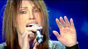 La barese Anna Oxa ritorna in classifica con una nuova raccolta di brani  inediti • La mia Puglia