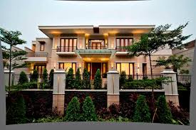 Rumah ini terlihat mencolok dengan paduan warna dan hiasannya. Material Batu Alam Untuk Tampak Depan Rumah Minimalis Yang Elegan Arsitag