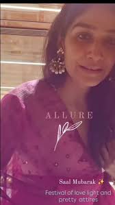 Diwali, A time to dress up in all things beautiful 💜, #traditional #saree  #mirrorwork #mirrorworkblouse #festivewear #festivevibes #diwalilook  #clothing #fashion #womenclothing #traditionallook #ootd ...