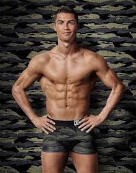 Cr7 herrenslips wurde von dem fußballspieler christiano ronaldo selbst, zusammen mit dem new yorker designer richard chai und der dänischen unterwäschefirma jbs, entwickelt. Bild Des Tages Cristiano Ronaldo Fur Cr7 Underwear Ggg At