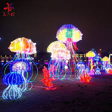 This stunning glass jellyfish decoration has been carefully designed, with pearlescent qualities running all the way to the end of. 2021 New Products Christmas Decoration Outdoor Chinese Tradional Festival Sea World Jellyfish Lanterns China Festival Lantern Chinese Lanterns Festival
