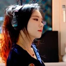 Listen to Genio & baby johnny ft j-quiles y jay z