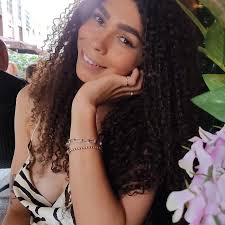 Pedro Pascal usou as redes sociais para rebater J.K. Rowling, após a  decisão polêmica da Suprema Corte britânica que exclui mulheres trans da  definição legal de “mulher”. O ator — irmão de