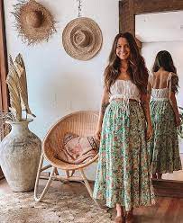 See more ideas about hippie outfits, style, fashion. Pin On Of Crowns Curls
