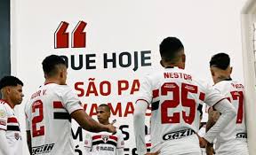 Jun 18, 2021 · confira onde assistir ao vivo aos jogos de futebol e qual horário jogam hoje, segunda, 21 de junho (21/06). Futebol Na Tv Onde Assistir Jogos De Hoje Domingo 20 De Junho O Tampa Da Bola