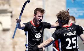 Back row, left to right: Hockey De
