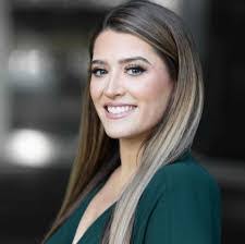 Ashley Ostrom's Instagram, Twitter & Facebook