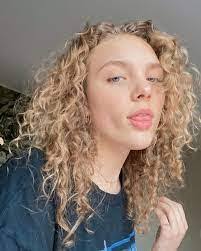 Eula Renner's Instagram, Facebook & TikTok