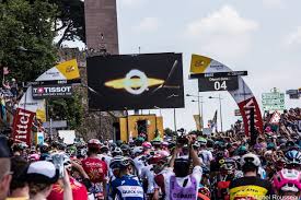 The 2021 tour de france will begin on saturday 26 june and finish in paris on sunday 18 july. Grand Depart Du Tour De France 2021 La Ville Et Brest Metropole Verseront 840000 Euros A L Organisation Cote Brest