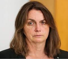 A atriz Inês Legível disse em uma nota que se irá se ausentar sem previsão  de retorno. "A vida precisa ser reavaliada, nossos questionamentos e  atividades precisam estar coerente com o nosso