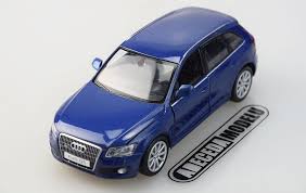 Motor Max 1 24 Audi Q5 2013 Blue 73385 Audi Audi Q5 Motor