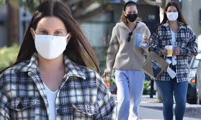 A polydor records release / an interscope records release in the usa; Lana Del Rey Keeps Warm In Oversized Flannel As She Makes Coffee Run With A Friend In Studio City Daily Mail Online