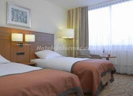 The best western hotel hamburg international is near the hammer park and just 300 metres from the rauhes haus underground station. Best Western Queens Hotel Hamburg