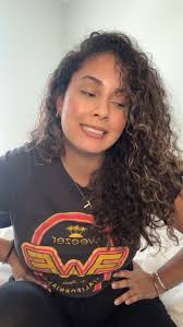 Question for YOU at the end 🫶🏼 VULNERABILITY TIME. I’ve been terrible at  juggling it all—content, connection, life— & I’m finally being honest with  myself. Time to show up the way I want to!