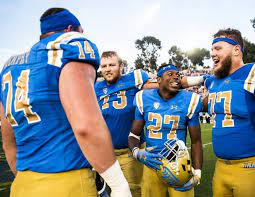 Propelled By Run Game Bruins Snatch Victory Bell Back From Trojans With 34 27 Win Daily Bruin