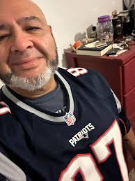 I'm Luis, aka “Big Lou”. I moved from Saugus MA to Tampa 6 years ago. I've  been a Patriots fan since th early 80's. I watched Steve Grogan, Tony  Eason, Ty Law,