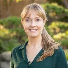 Stephanie Pentz's Instagram, Twitter & Facebook