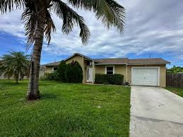 2261 SW Mount Vernon St, Port Saint Lucie, FL 34953