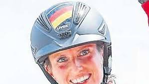 Erst Hochzeit Dann Weltcup Springreiten Weltmeisterin Simone Blum Hat Vor Dem Saisonstart Noch Bedeutsameres Zu Tun Sport