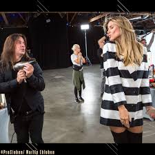 Welche meeedchen mit den auffallendsten veränderungen vom friseur kamen, sehen sie in der bildergalerie. Wandelt Heidi Das Umstyling Zum Germany S Next Topmodel Facebook