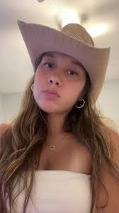 ana qov ☃️ (@analmfao)