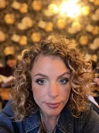 Amelia Clary's Instagram, Twitter & Facebook