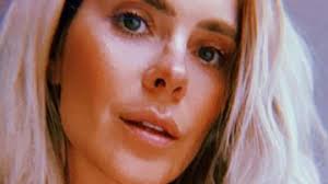 Carolina Dieckmann Escreve Linda Declaracao Ao Compartilhar Clique Deslumbrante Luz Do Sol