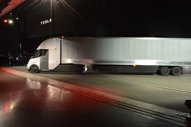 The tesla semi is a class 8 electric truck with production planned for 2019. Who S Putting Money Down For A Tesla Semi Ars Technica