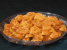 Menchnikha Une Gateau Au Miel Genre Chebakia Le Blog De Sourour Recettes De Cuisine Chebakia Nourriture Marocaine