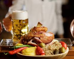 Seit 1879 speisen gäste der bierhalle in bukarest unter einem prächtigen gewölbe. Caru Cu Bere Bukarest Menu Preise Restaurant Bewertungen Tripadvisor