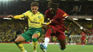 The reds take on the canaries at carrow road on the opening day. Norwich Citys Abwehrtalent Max Aarons Tackling Maschine Mit Dem Etwas Anderen Werdegang Goal Com