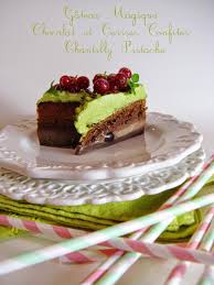 Gateau Magique Au Chocolat Cerises Confites Chantilly Pistache Gateau Magique Chocolat Gateau Magique Chocolat