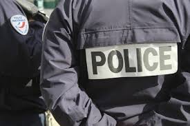 Il y a 730 commerces de proximité dont des commerces, des restaurants et des supermarchés. Seine Saint Denis Un Homme Menacant Avec Un Cutter Aux Abords D Une Ecole A Rosny Sous Bois Actu Seine Saint Denis