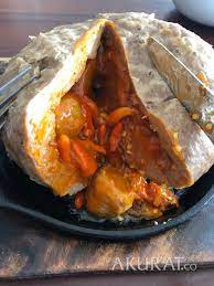 Seperti namanya, lava, coklat yang ada di dalam kue ini akan meleleh dan mengalir keluar seperti lava pada gunung merapi saat kue dipotong. Seberat 1 2 Kilogram Berani Cicip Bakso Lava