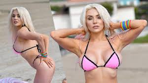The youngest of three girls, courtney stodden was born on august 29, 1994. Courtney Stodden Flaunts Bikini Body After Divorce