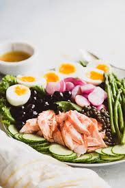 Salade Nicoise Au Saumon Roti Lent Avec Radis Poeles Asperges Comestibles General Amp Asperges Avec Comestibles General Lent Nicoise Poeles