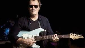 Aujourd'hui, daniel morin reçoit axel bauer, chanteur, compositeur, guitariste et acteur français. Axel Bauer Attendu Aux Mascarets De Pont Audemer Le 13 Juillet