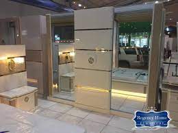 غرف نوم جديدة بأسعار مخفضة