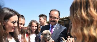 Gelenek Bozulmadi 23 Nisan Okulundan Hayvan Barinagina Ziyaret T C Usak Belediye Baskanligi