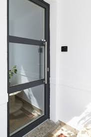Renovation Aluminium Pvc Aluminium Portes Fenetres Portes Coulissantes Strasbourg Be Portes Fenetres Exterieures Porte Entree Vitree Entree Maison Moderne