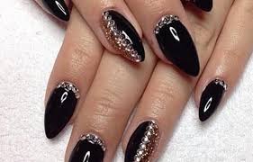 Uñas acrilicas color negro mate. Unas Acrilicas Stiletto Negras