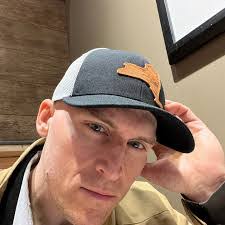 Edward Healy's Instagram, Twitter & Facebook