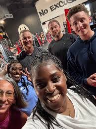 Donna Poore's Instagram, Twitter & Facebook