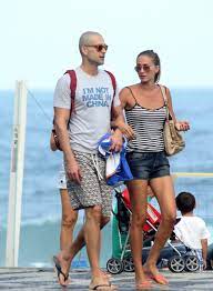 We did not find results for: Sergio Marone Caminha De Bracos Dados Com Loira Na Orla Do Leblon No Rio De Janeiro Fotos R7 Famosos E Tv