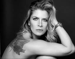 MARIA SERVELLO PETIT