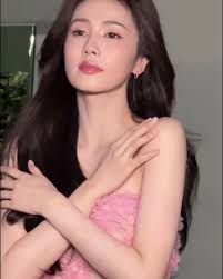 𝗛𝗲𝗵𝗲 𝘄𝗲𝗶𝗯𝗼 𝘂𝗽𝗱𝗮𝘁𝗲 👧🏻, 🗂️ "Original video + Hua Yan live  broadcast~💘", #白鹿 #Bailu #鹿鹿 #白梦妍 #BaiMengYan #白鹿my #Bailumy  #KingIsNotEasy #UntouchableLovers #LuckysFirstLove #TheLegends ...