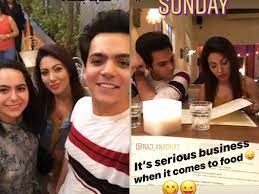 Munmun dutta (born 28 september 1987) is an indian television actress and model. Taarak Mehta Ka Ooltah Chashmah Actor Munmun Dutta Hangs Out With Raj Anadkat Times Of India