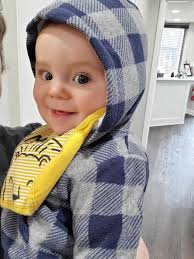 🐰 HAPPY EASTER! 🐣 I'm using a photo from last year when we were  celebrating with friends & family at our favorite chapel. I have faith  we'll be doing that again one