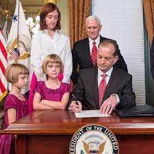 He is the only child of rene and delia. Jerry Saltz On Twitter Alex Acosta With His Wife And Two Children And Trump S Weird Fake Religious Non Christian Poodle