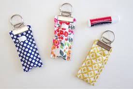 Tutorial Lip Balm Holder On A Key Ring Craft Gossip Lip Balm Holder Chapstick Holder Crochet Keychain Pattern